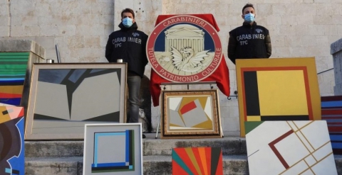 Dalle certificazioni alle gallerie d'arte complici: come funziona il mercato dei "falsi d'autore"